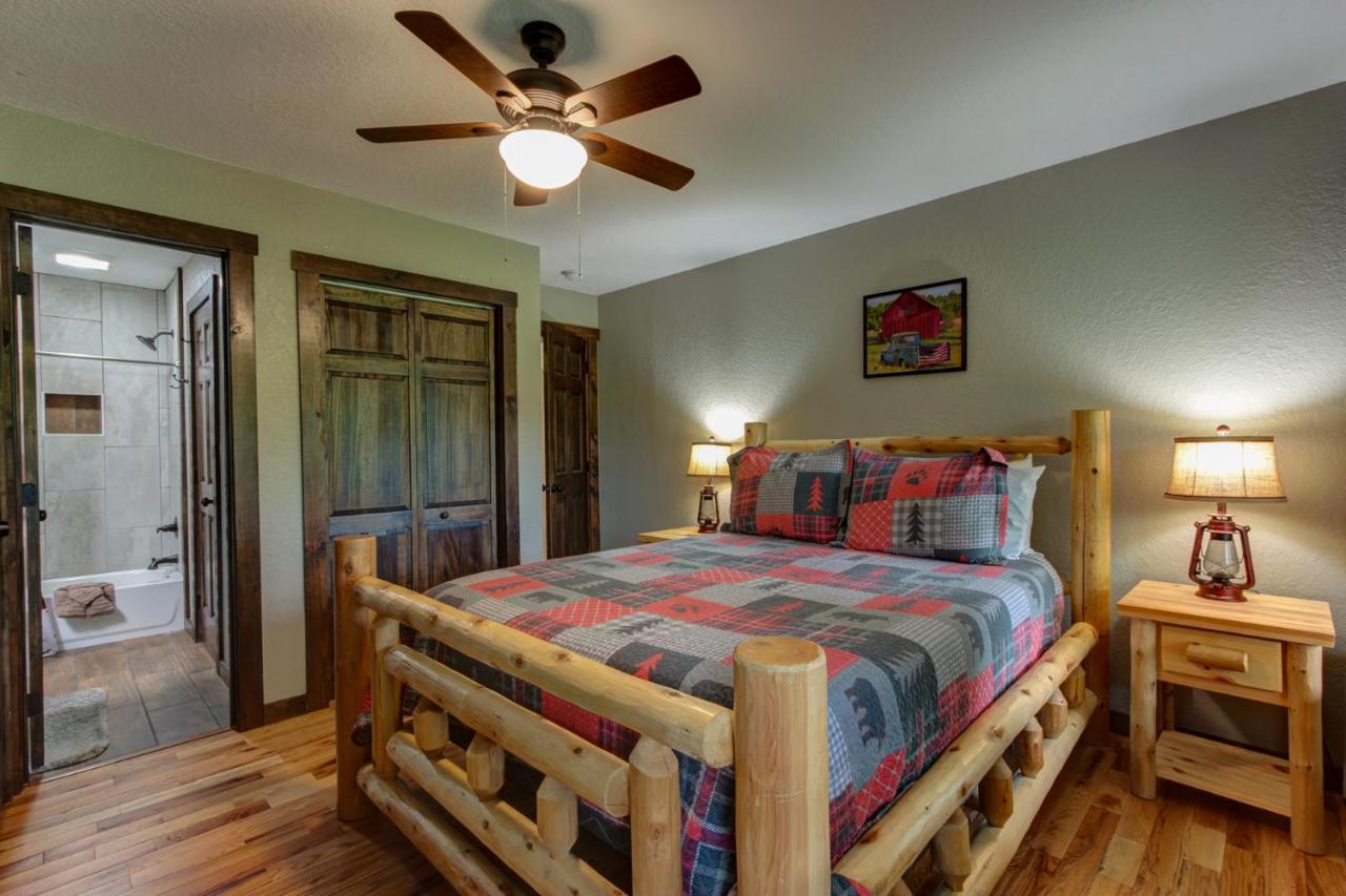 3 Master Bedrooms - Sleeps 10 - Location - Game Room - Hot Tub พิเจนฟอร์จ ภายนอก รูปภาพ